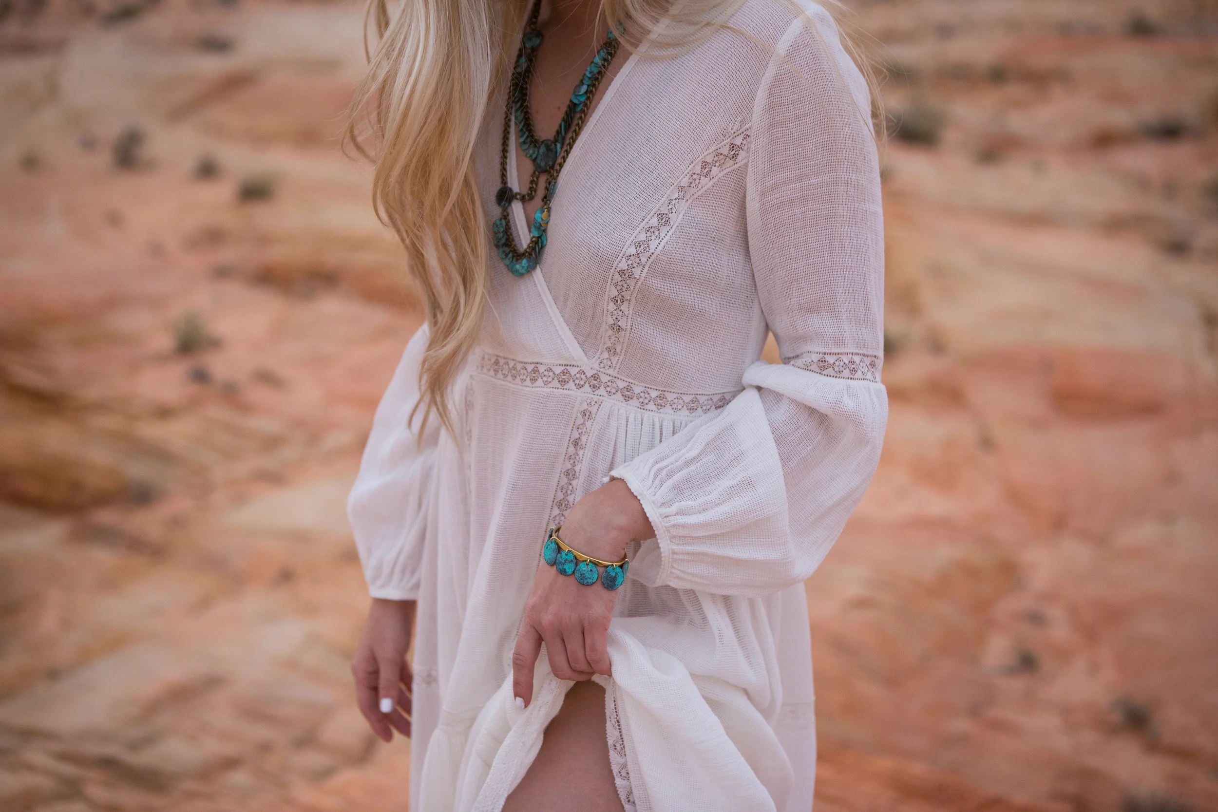 AstroBandit_ValleyOfFire_Sunset_WhiteDress_Dancing_Fashon_4.jpg