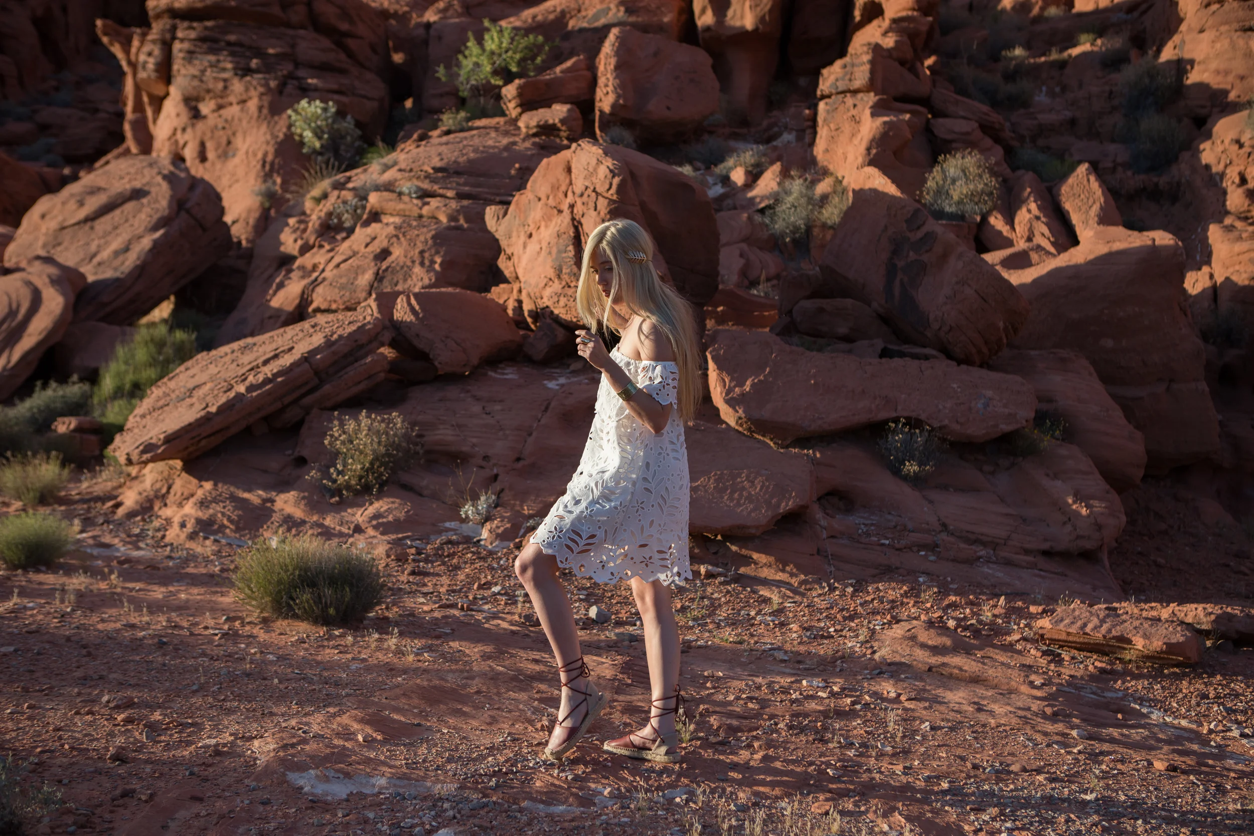 AstroBandit_JordanRose_ValleyOfFire_WhiteDress_Soludos_Wandering_1.jpg
