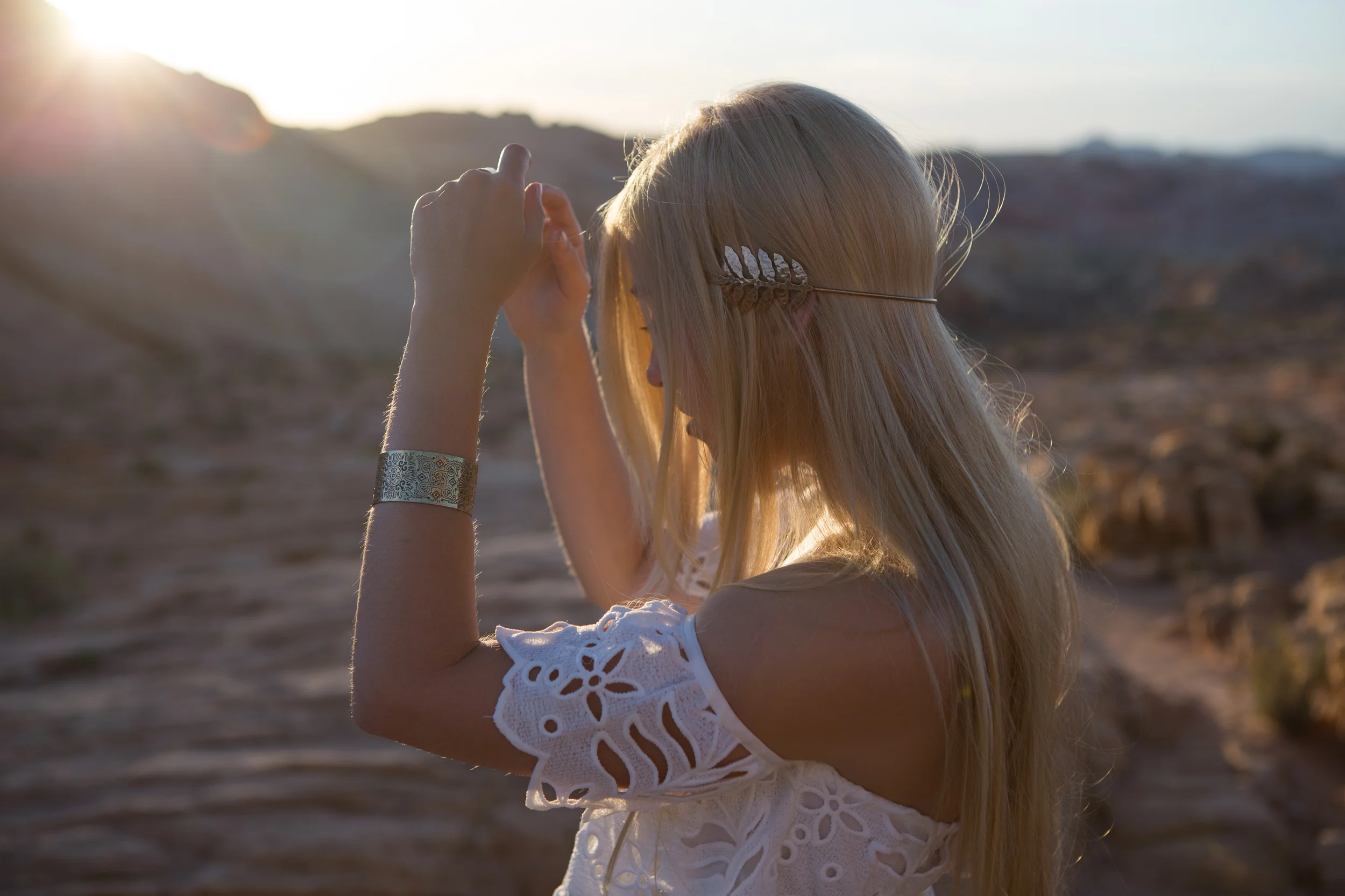 AstroBandit_JordanRose_ValleyOfFire_WhiteDress_Soludos_Wandering_4.jpg