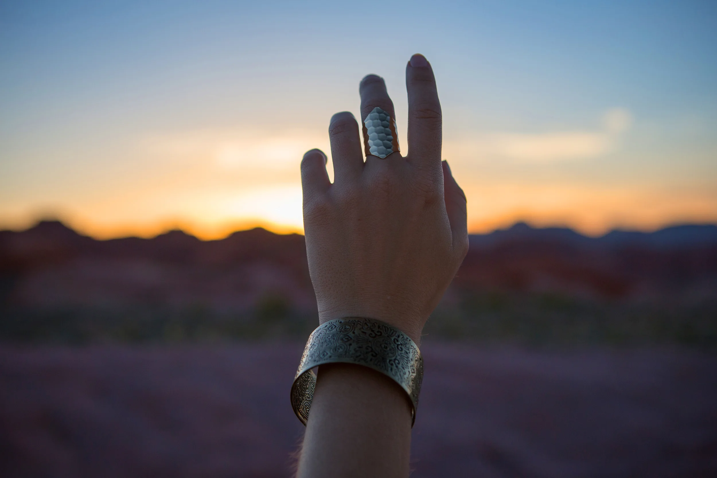 AstroBandit_JordanRose_ValleyOfFire_WhiteDress_Soludos_Wandering_7.jpg