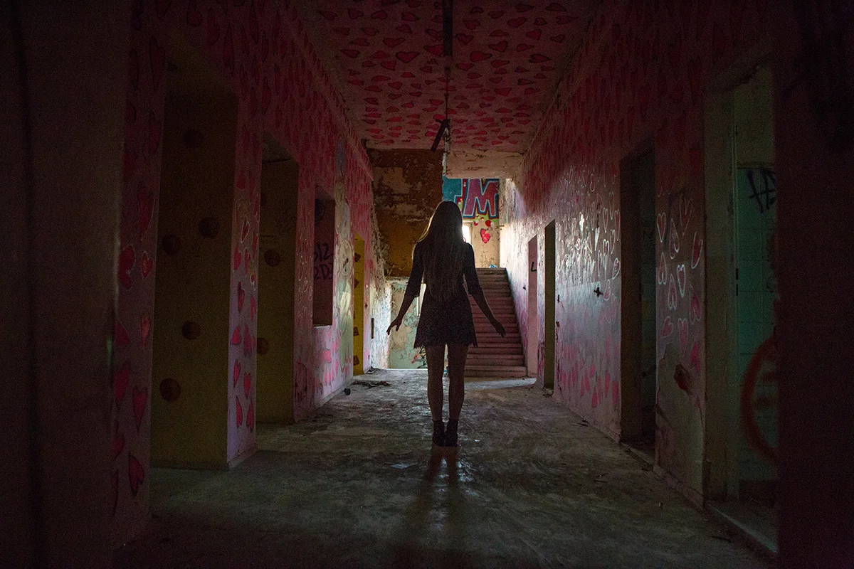 AstroBandit_Berlin_Abandoned_Childrens_Hospital_Zombie_Weissensee_ForLoveandLemons_10.jpg