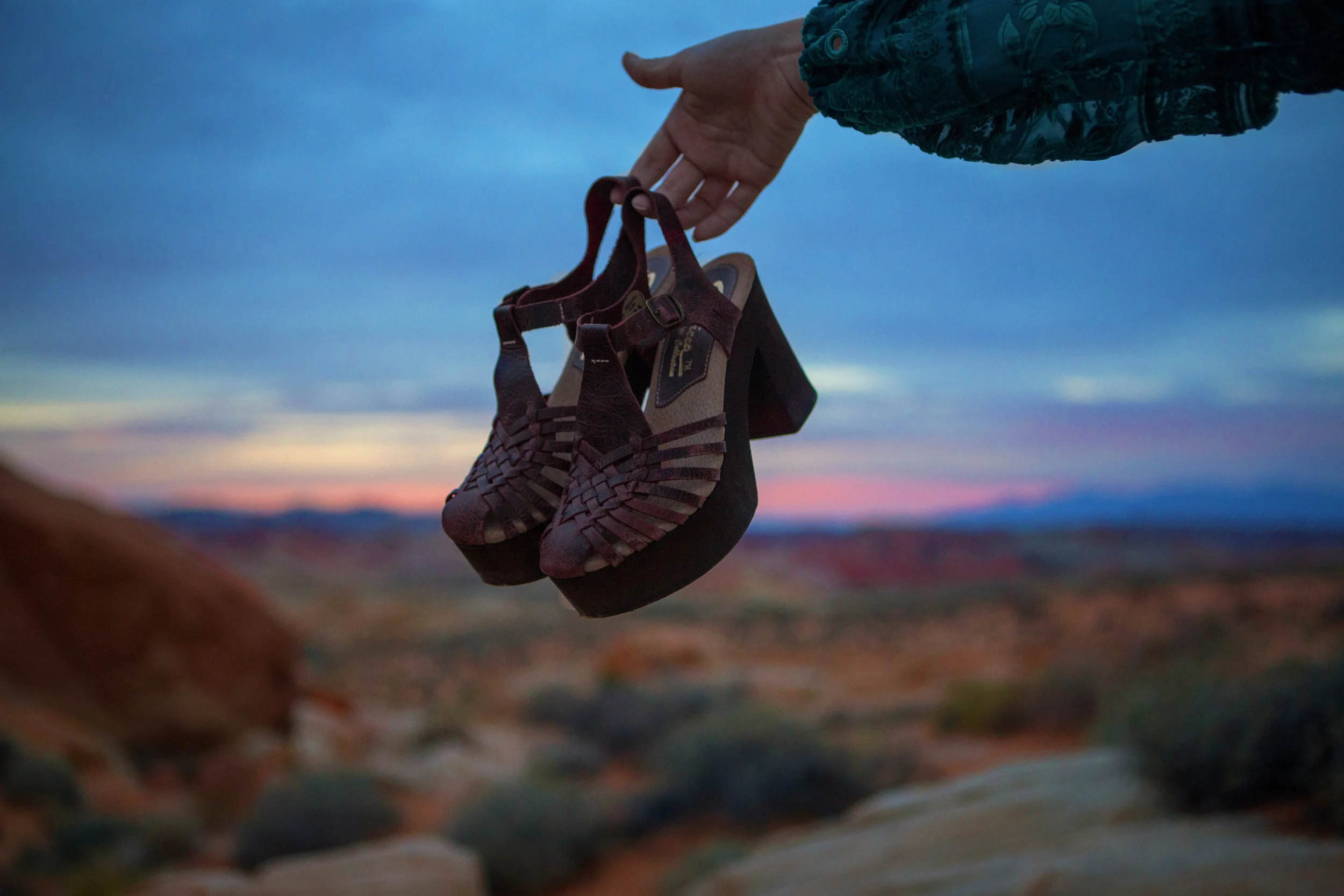 AstroBandit_JordanRose_ValleyOfFire_ForLoveandLemons_SbiccaFootwear_Sunset_7.jpg