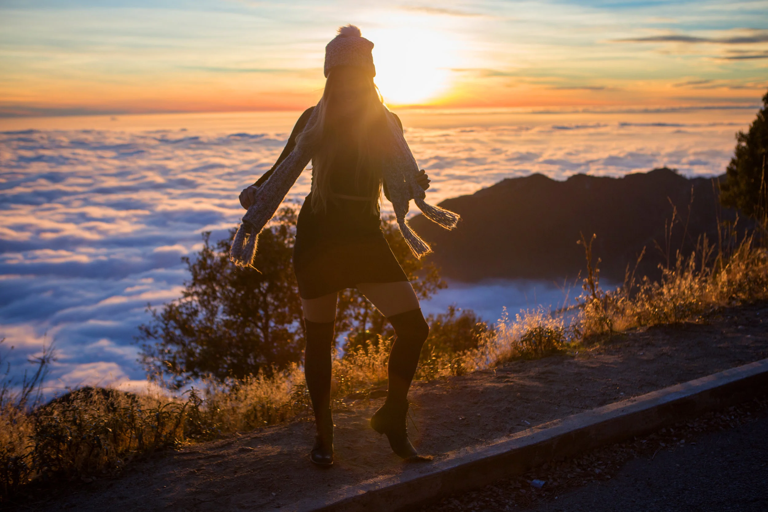 AstroBandit_JordanRose_Hollister_AboveTheClouds_Sunset_WinterStyle_5.jpg