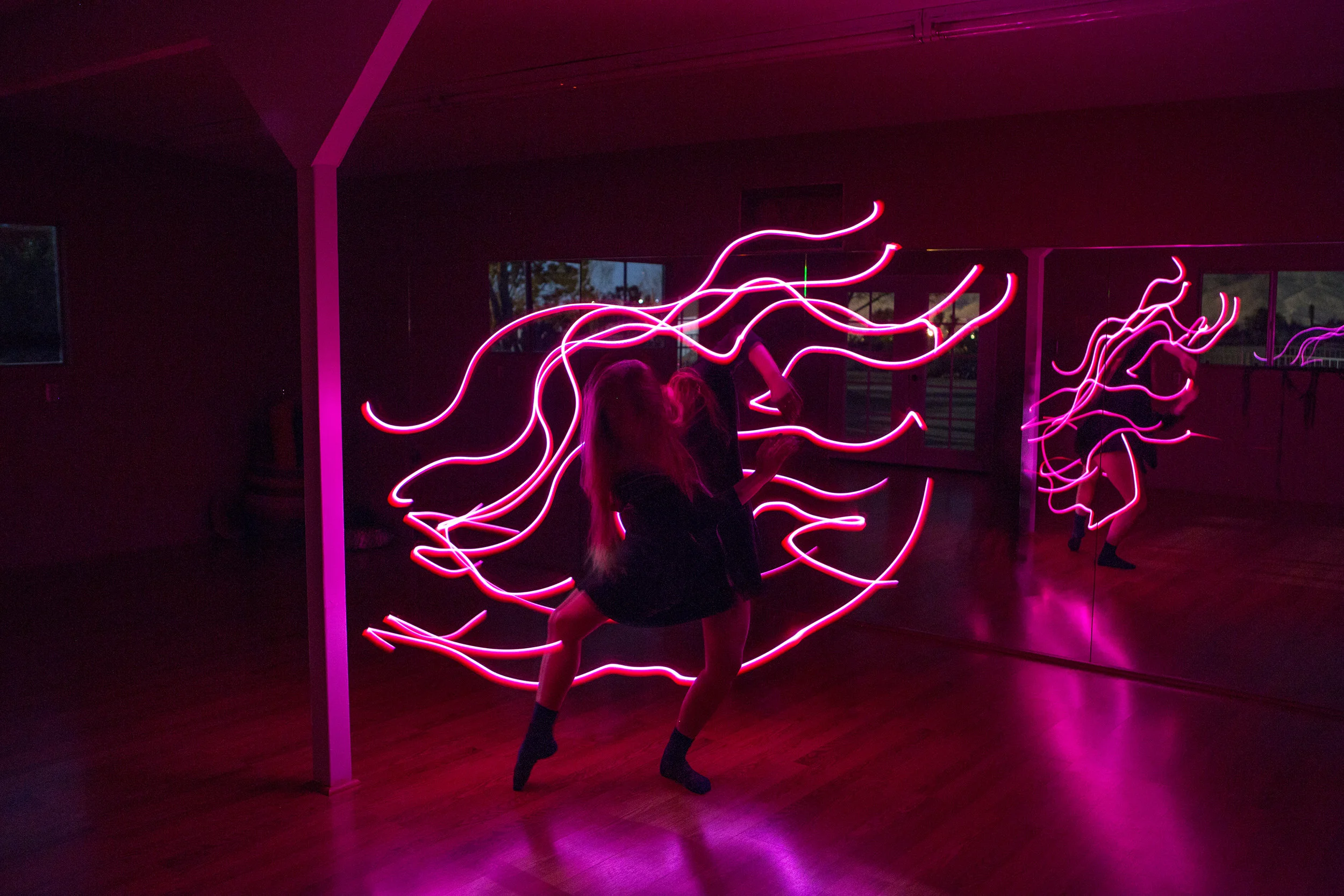 AstroBandit_JordanRose_CactusMoonRetreat_JoshuaTree_LightPainting_Dancing_1.jpg
