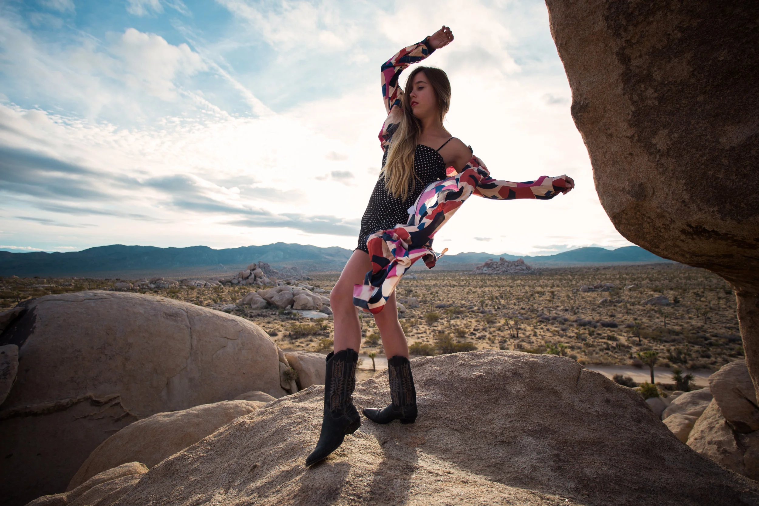 AstroBandit_JordanRose_GoJane_FreePeople_CowboyBoots_FarylRobin_Desert_Sunset_Spring_2018_MixingPrints_6.jpg