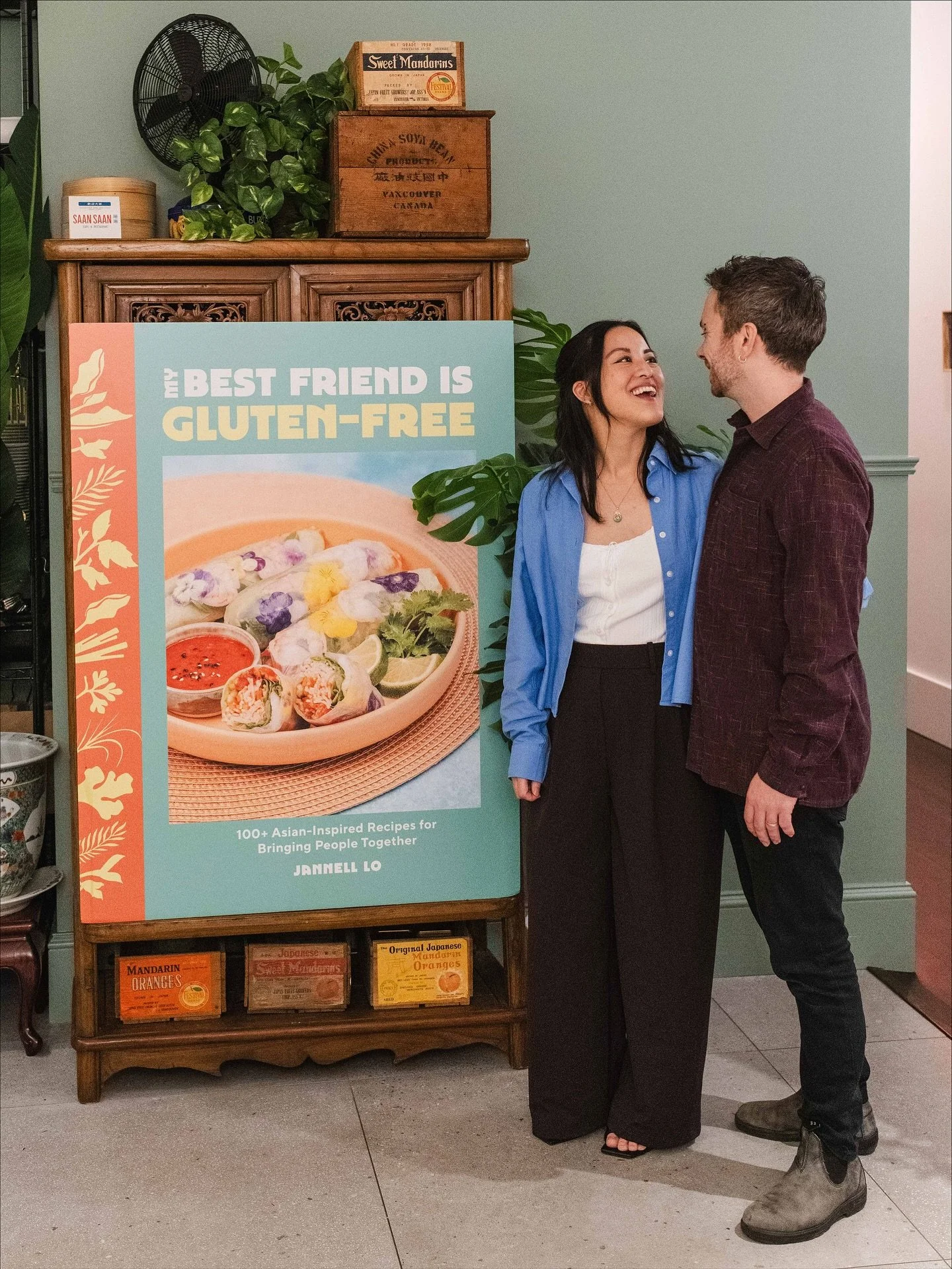 so held by book love these past few weeks since #mybestfriendisglutenfree hit the shelves 💕

seeing it in your kitchens and little ones&rsquo; hands, and knowing the details are landing just as i hoped is giving me so much life!! ✨

what have been y