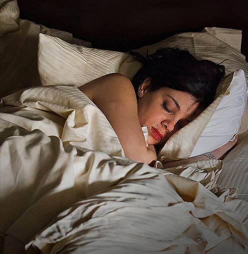 New research finds that one night of sleep deprivation and six months on a high-fat diet could both impair insulin sensitivity to a similar degree, demonstrating the importance of a good night's sleep on health. - Image credit: Fashteam