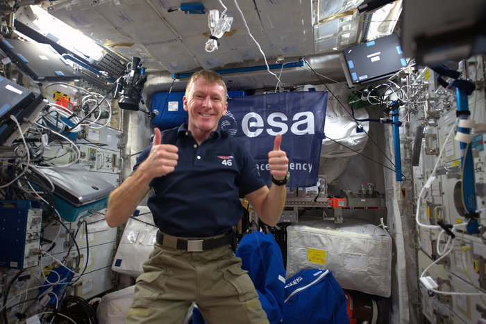 Feeling good: Tim Peake aboard the ISS. – Image Credit: ESA/NASA