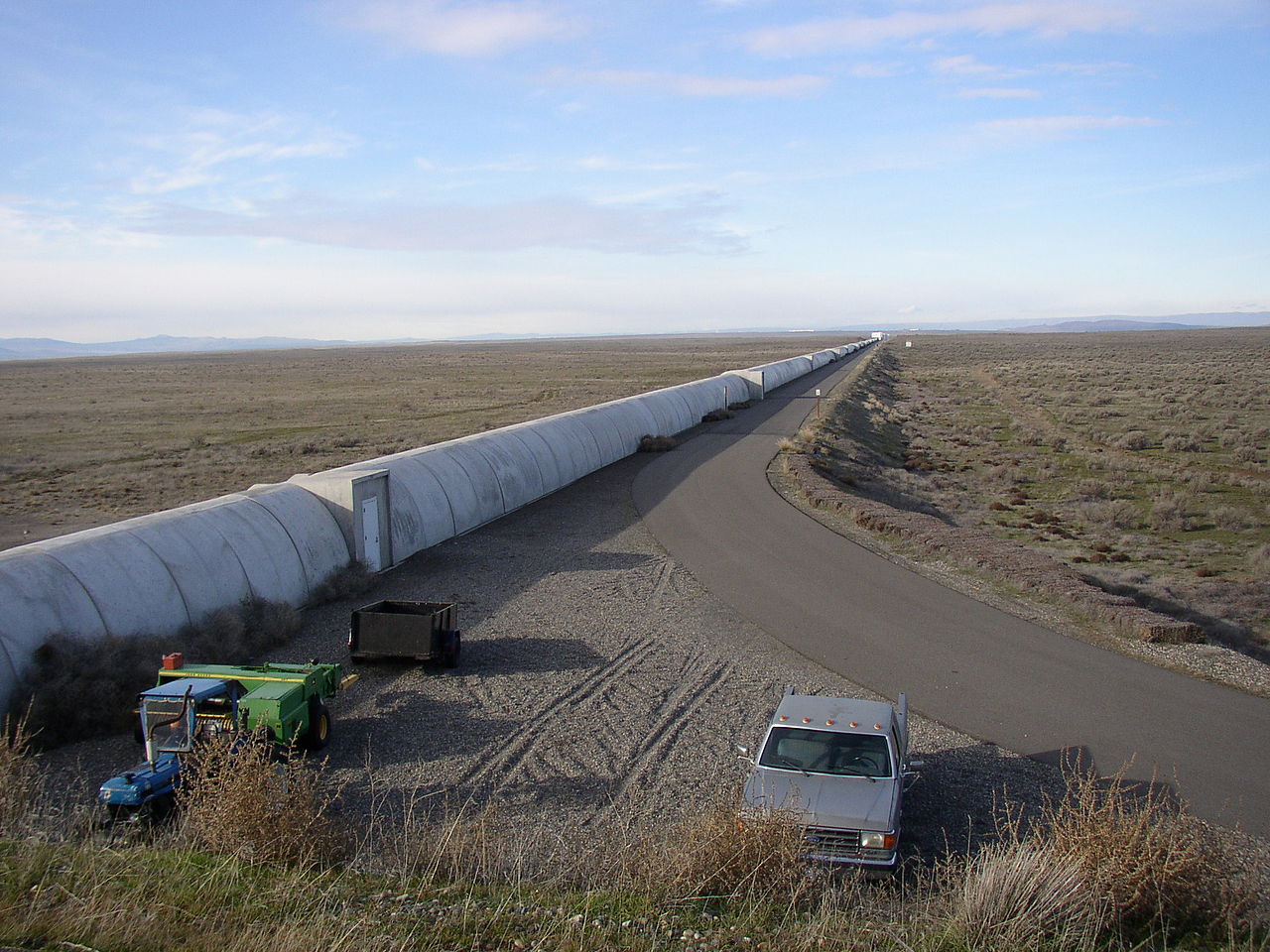 Northern leg (x-arm) of LIGO interferometer on Hanford Reservation - Image Credit: Umptanum/WikimediaCommons