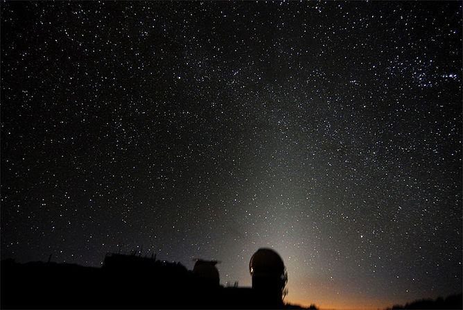 A needle in a haystack? Pan Starrs telescope is scanning billions of galaxies to find the black holes emitting gravitational waves. CC BY-SA