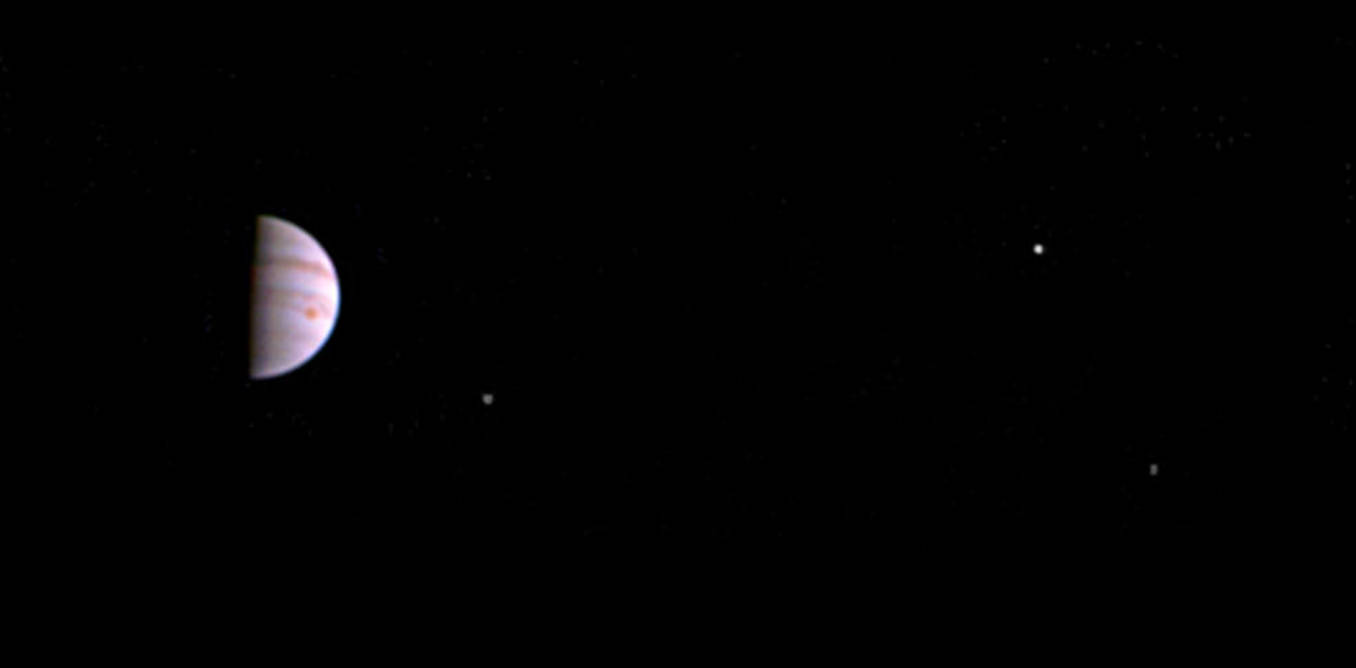 Jupiter and its moon Io really do look like they do in this latest image by NASA’s Juno probe. – Image Credit: NASA/JPL-Caltech/SwRI/MSSS