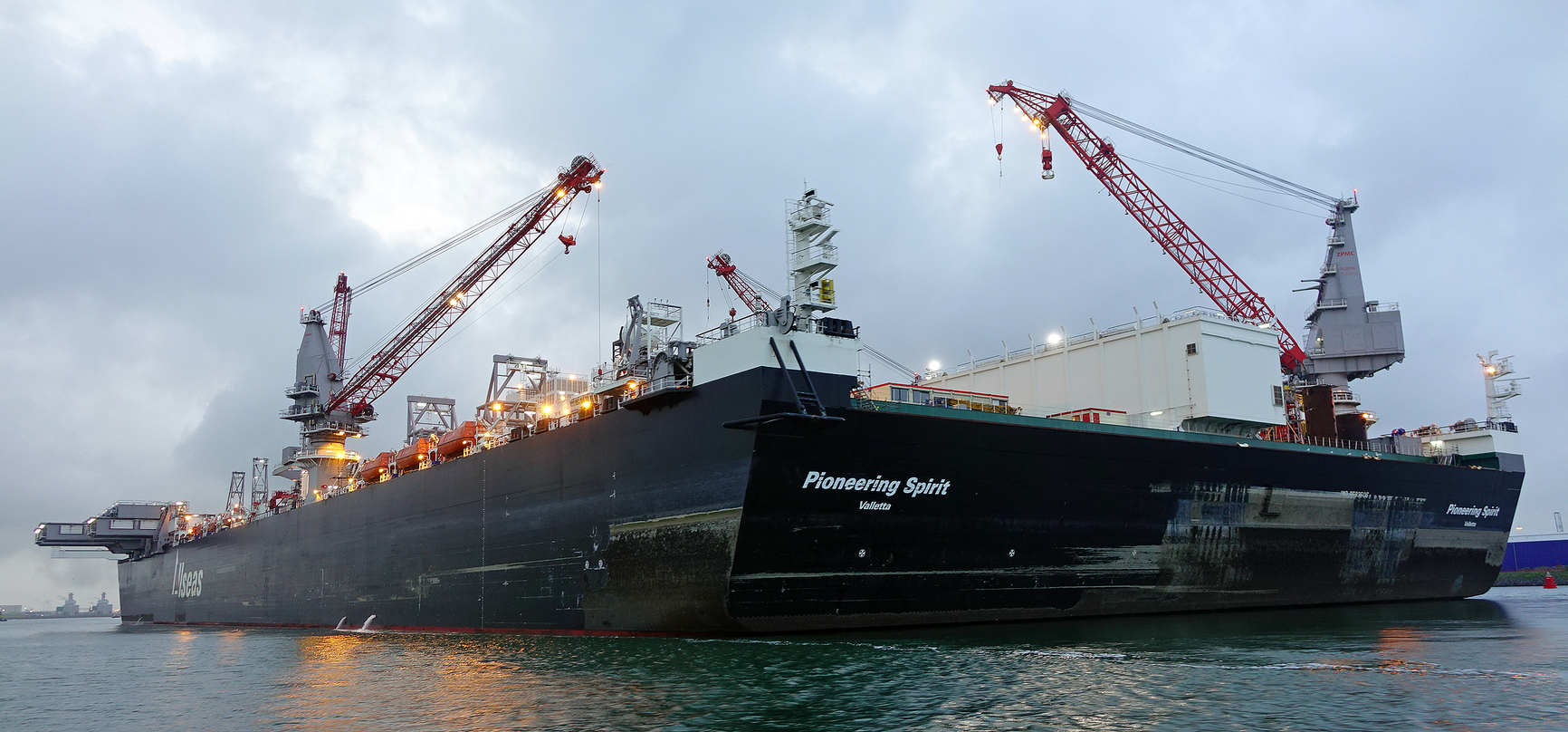 Impressive… but also expensive. – Image Credit: kees torn/Wikimedia Commons , CC BY-SA
