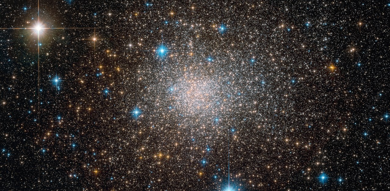 Observations were made with the Wide Field Camera 3 (WFC3) on board the Hubble, the Multi-conjugate Adaptive Optics Demonstrator (MAD) instrument on ESO's Very Large Telescope and the second generation Near Infrared Camera at the Keck Telescope. - Image Credit: NASA/ESA/Hubble/F. Ferraro