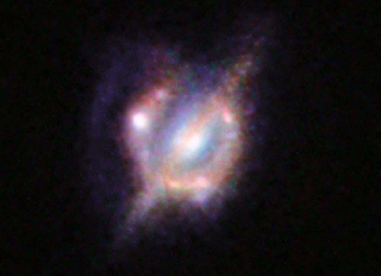 Image obtained by the Hubble Space Telescope and the Keck-II telescope, showing a collision that took place billions of years ago. Credit: ESO/NASA/ESA/W. M. Keck Observatory