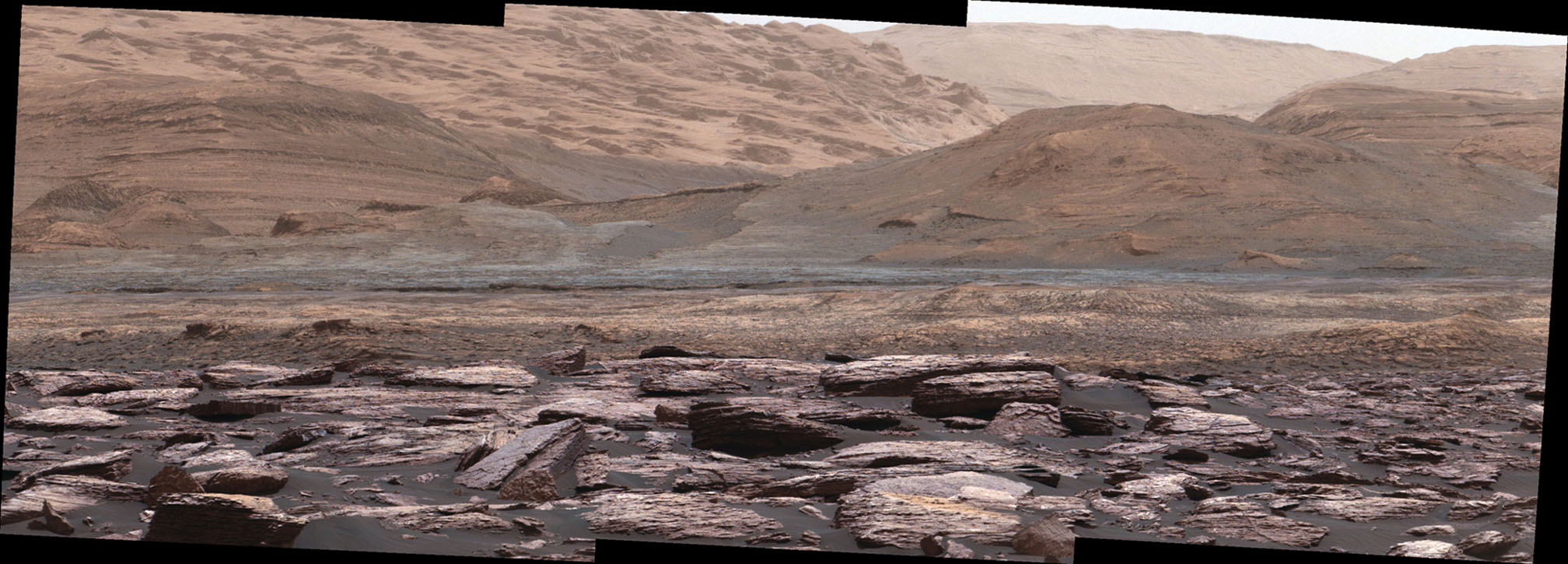 Curiosity picture showing color variations on Mount Sharp, Mars. - Image Credit: NASA/JPL