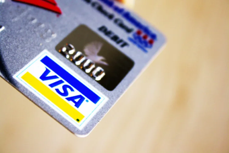 The power in your pocket. - Image Credit: MoneyBlogNewz vis Flickr , CC BY