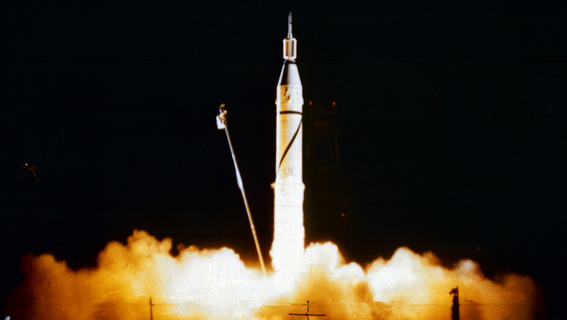Первый спутник земли сша. Первый американский Спутник 1958. Первый Спутник США эксплорер 1. Американский Спутник эксплорер 1. 31 Января 1958 запущен эксплорер-1 первый американский Спутник.