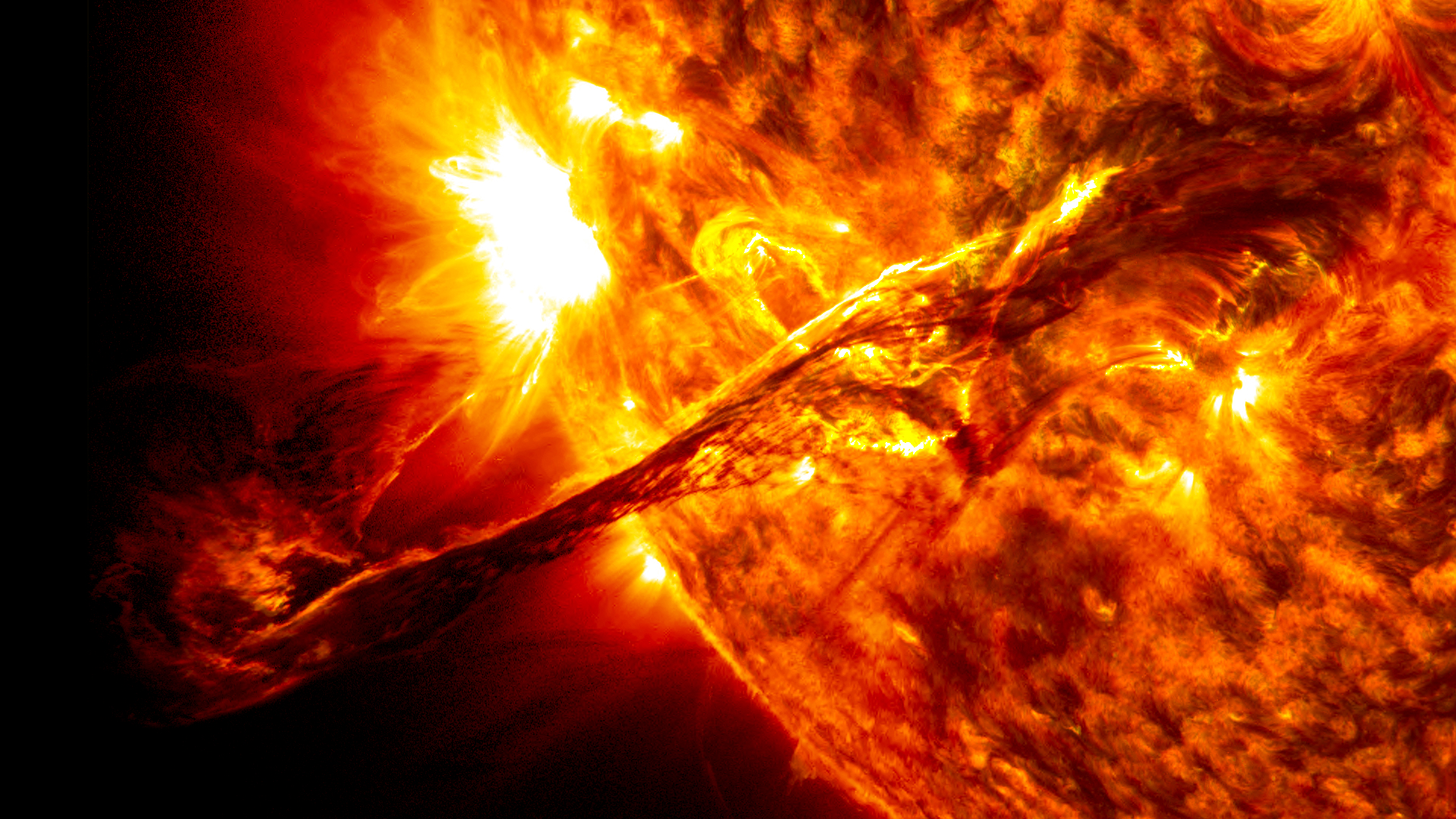 A coronal mass ejection erupts from the sun in 2012 - Image Credit: NASA
