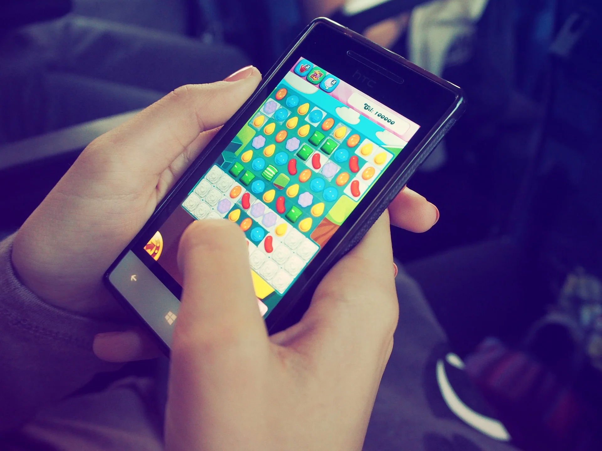 The same hooks that work in casinos work in smartphone apps. - Image Credit: Pexels via Pixabay