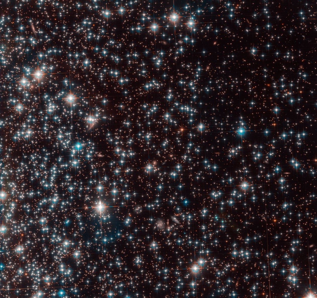 This image, taken with the NASA/ESA Hubble Space Telescope, shows a part of the globular cluster NGC 6752. The observations were made to study white dwarfs within it and to use these stars to measure the age of the globular cluster.Analysing the dat…