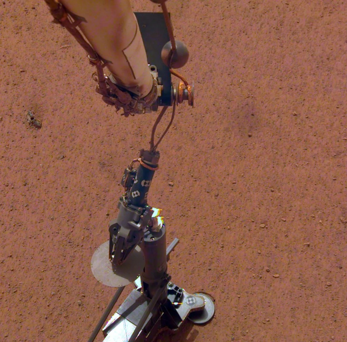 InSight has Placed its Heat Probe on the Martian Surface. The Next Step is to Jackhammer Down 5 Meters and Hope it Doesn’t Encounter a Large Rock
