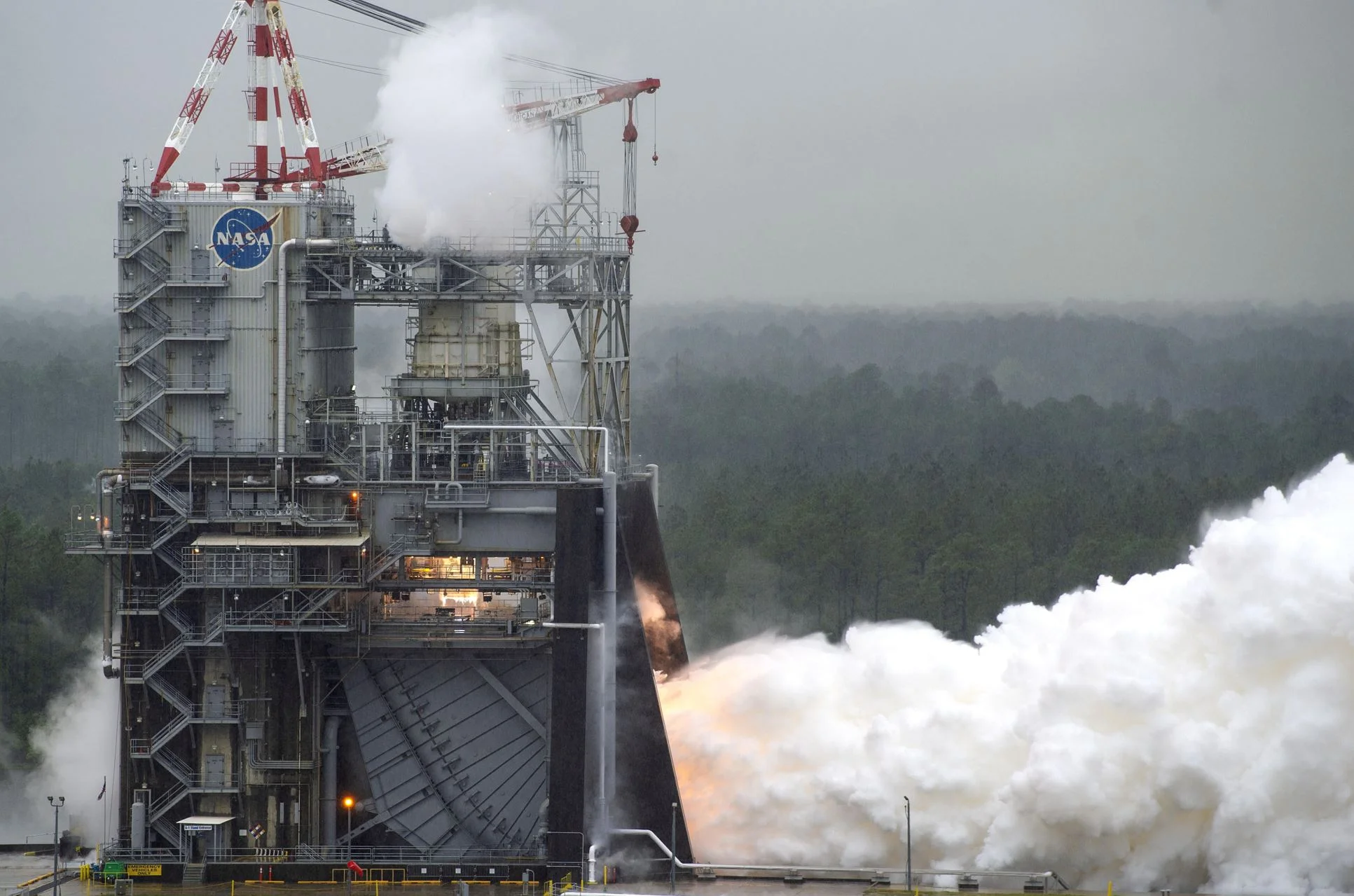 NASA Achieves Rocket Engine Test Milestone Needed for Moon Missions