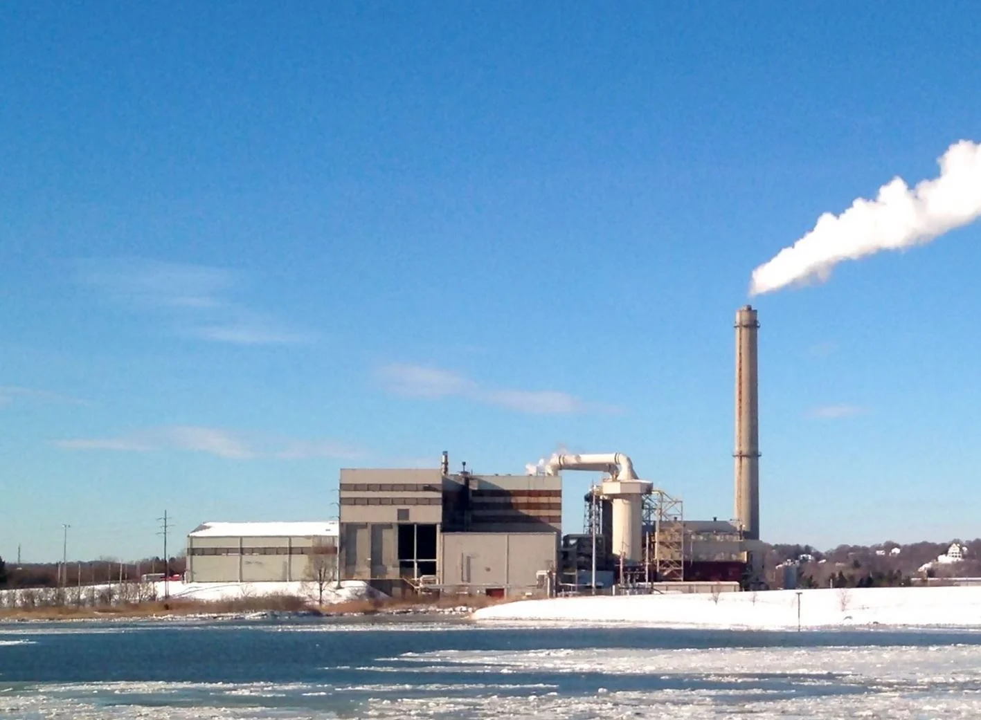 Is burning trash a good way to handle it? Waste incineration in 5 charts