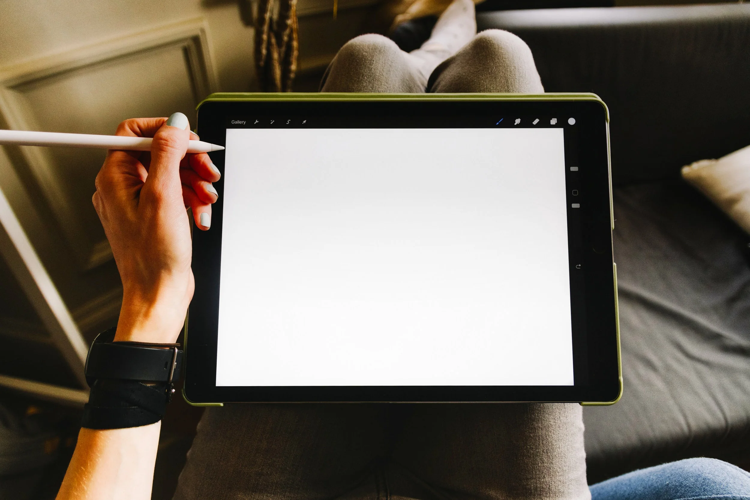 Being left-handed doesn’t mean you are right-brained — so what does it mean?