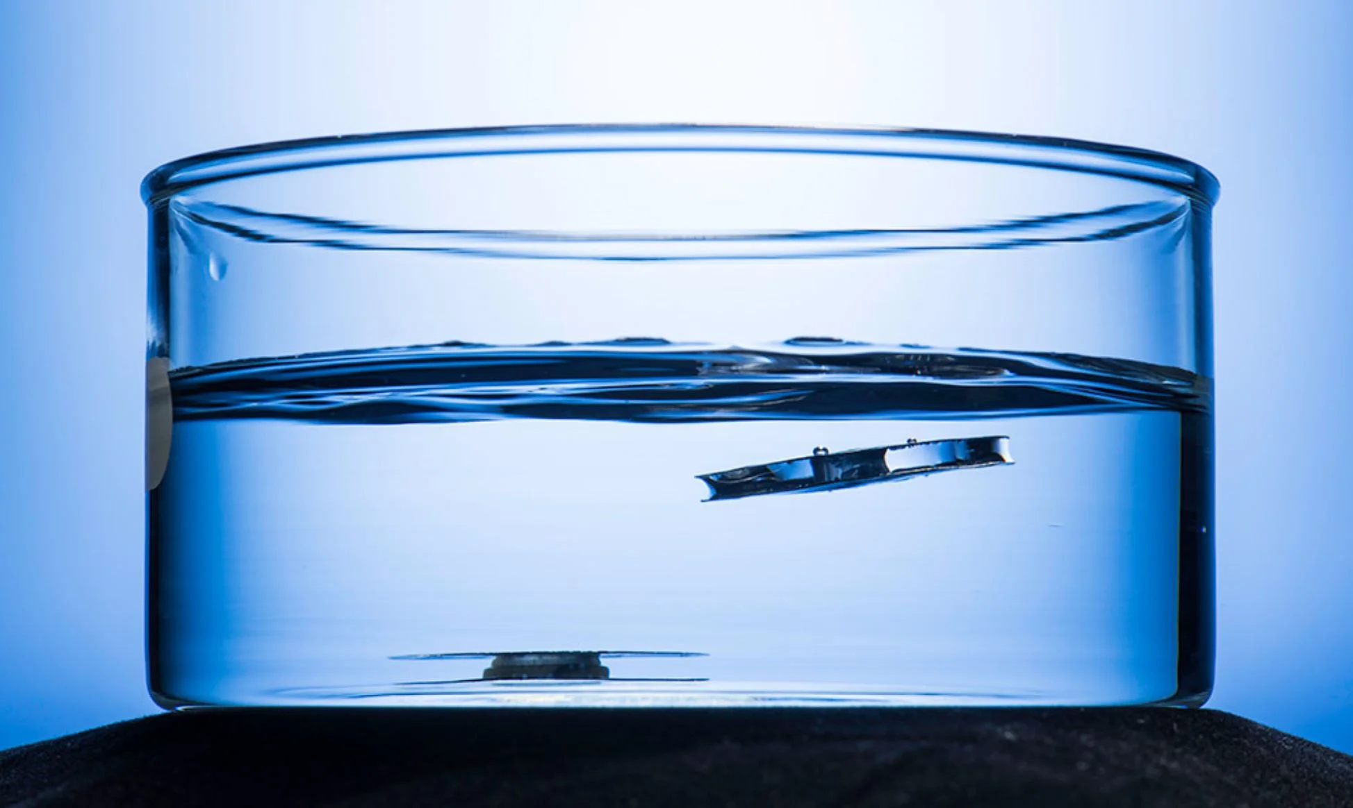 Scientists developed an extraordinary material that can't sink!