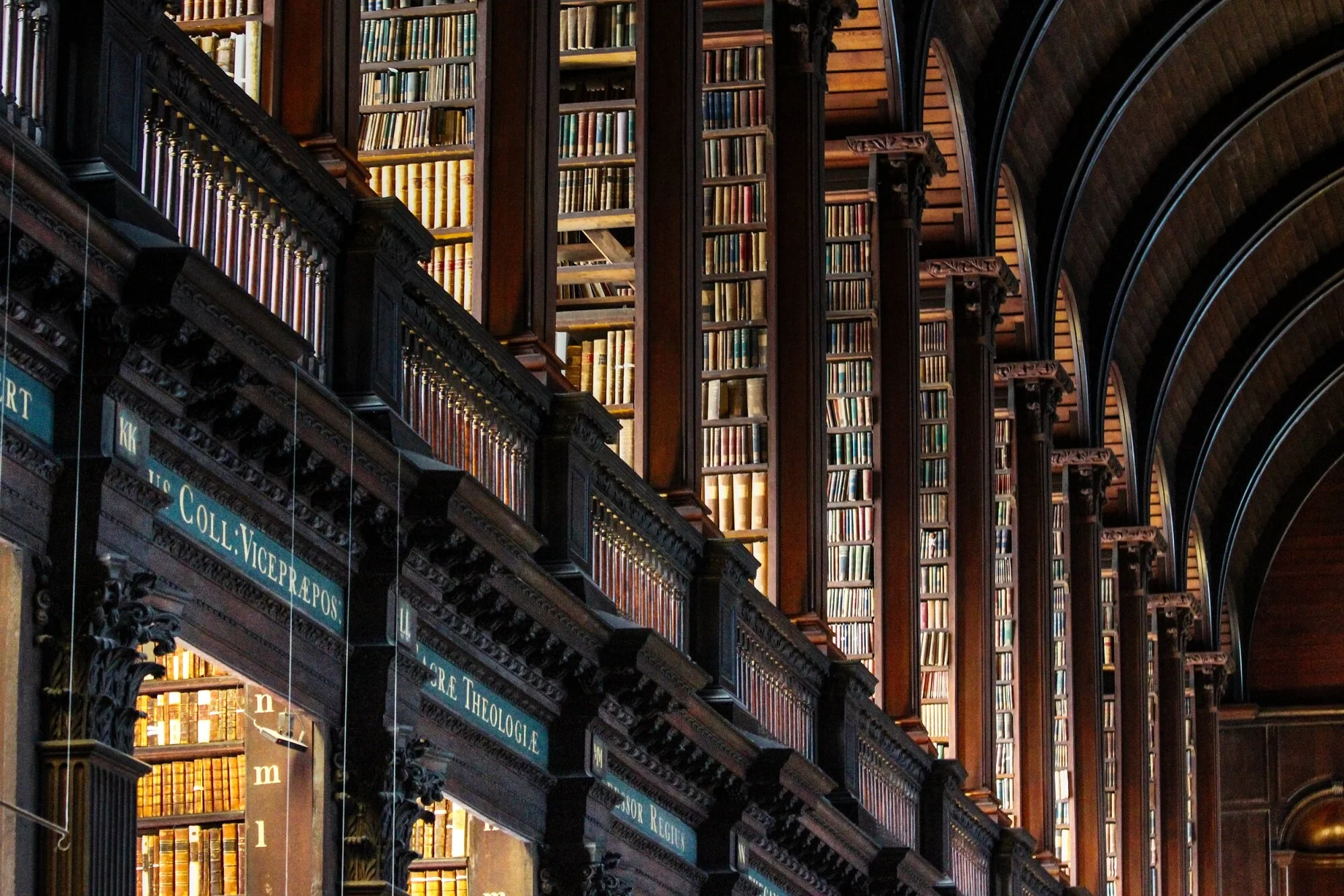 Do electronic devices like smartphones make it harder for us to grasp science?