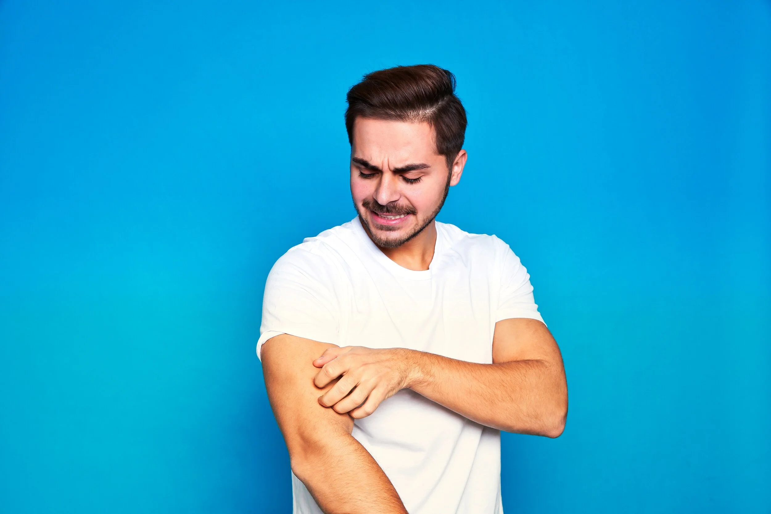 What makes us scratch an itch? Scientists finally have the answer