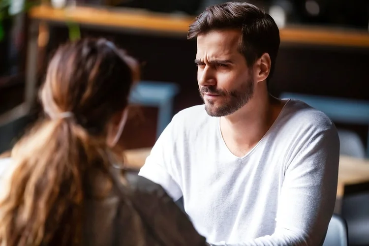 Liars tend to withhold information - Image Credit: fizkes via Shutterstock / HDR tune by Universal-Sci