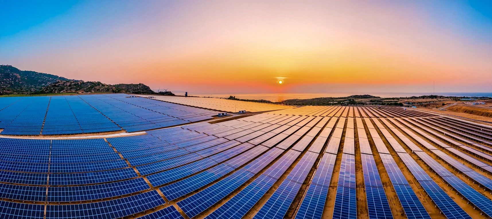 A new top layer for solar cells shows enhanced performance without raising costs