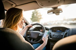 distracted driving - in-article image.jpg