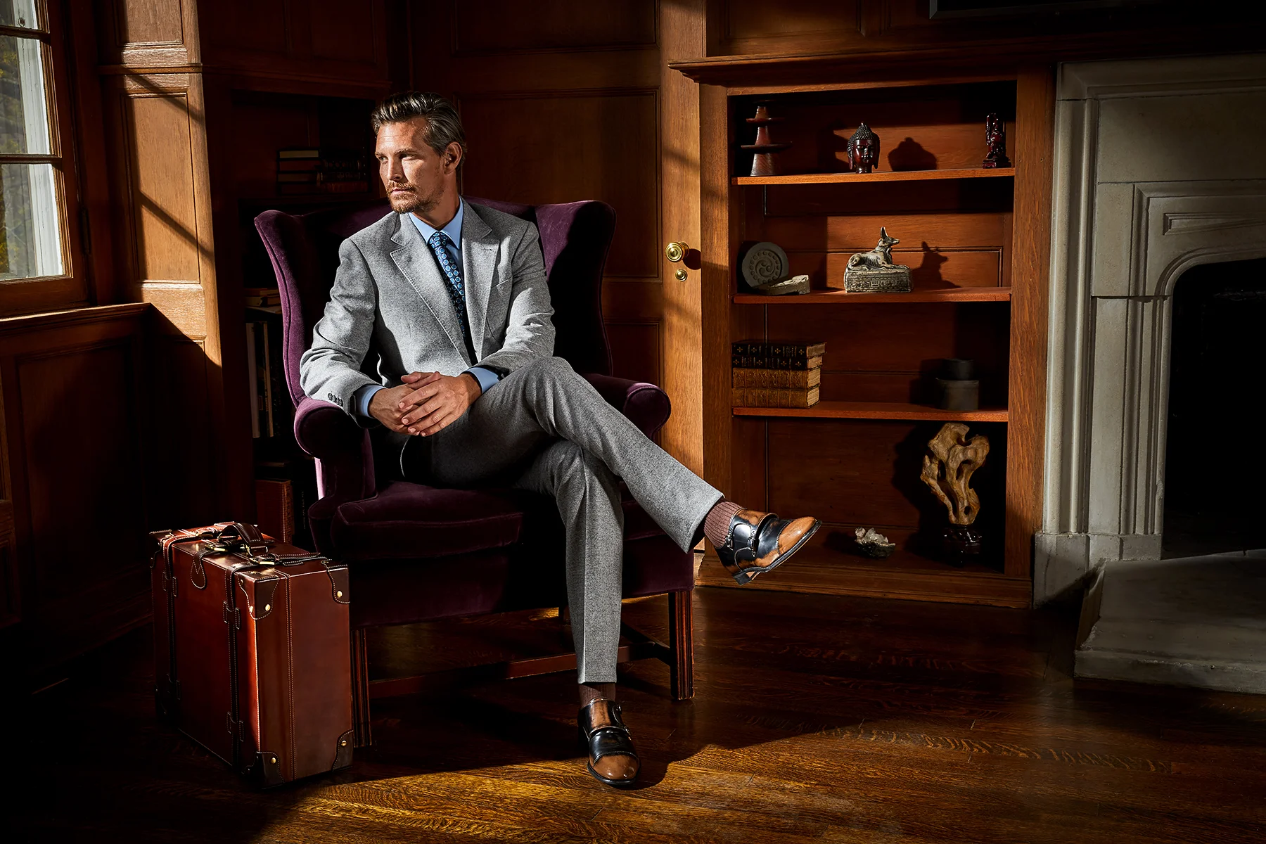 MC-MODEL2_Winston-Cuoio-Shoe_Huxley-Trunk_Sm.jpg