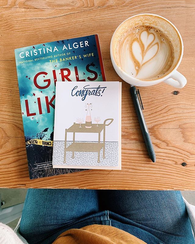 (#partner) My FAVORITE way to spend an hour:  new read, writing to a friend, and splurging on a fancy coffee 😍✨ Also a firm believer in snail mail forever 💌
.
#whatimreading #whatimreadingnow #letterwriters #snailmail #coffeeandbooks #booksandcoffe