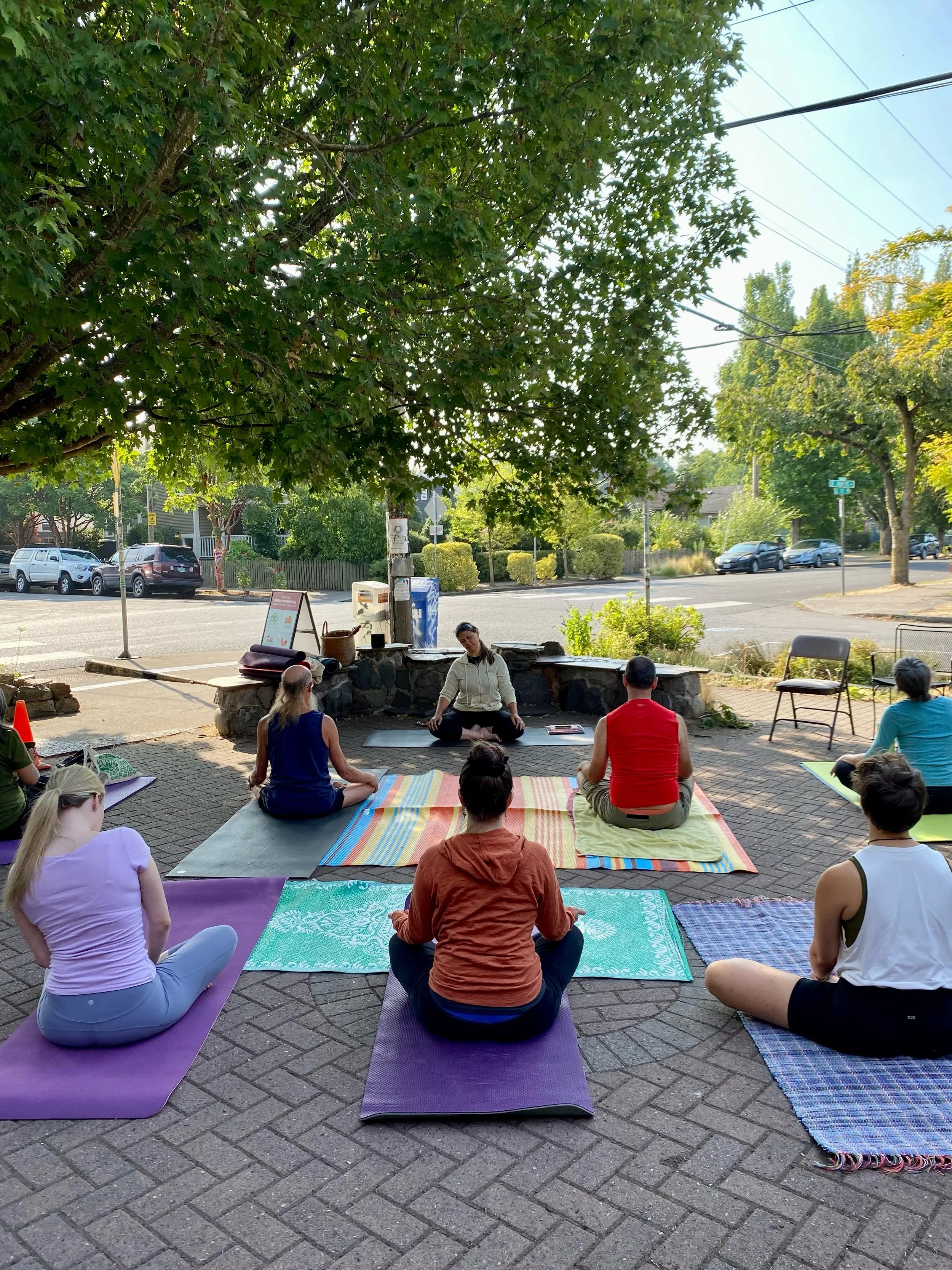 🎃SPOOKY COSTUME YOGA this Saturday!

Find your inner peace and balance this Halloween! Join us for costume yoga in our courtyard from 12p-12:45p 10/31. 

Please note - we changed the time from 10a-12p! 

This event is free and everyone is welcome to