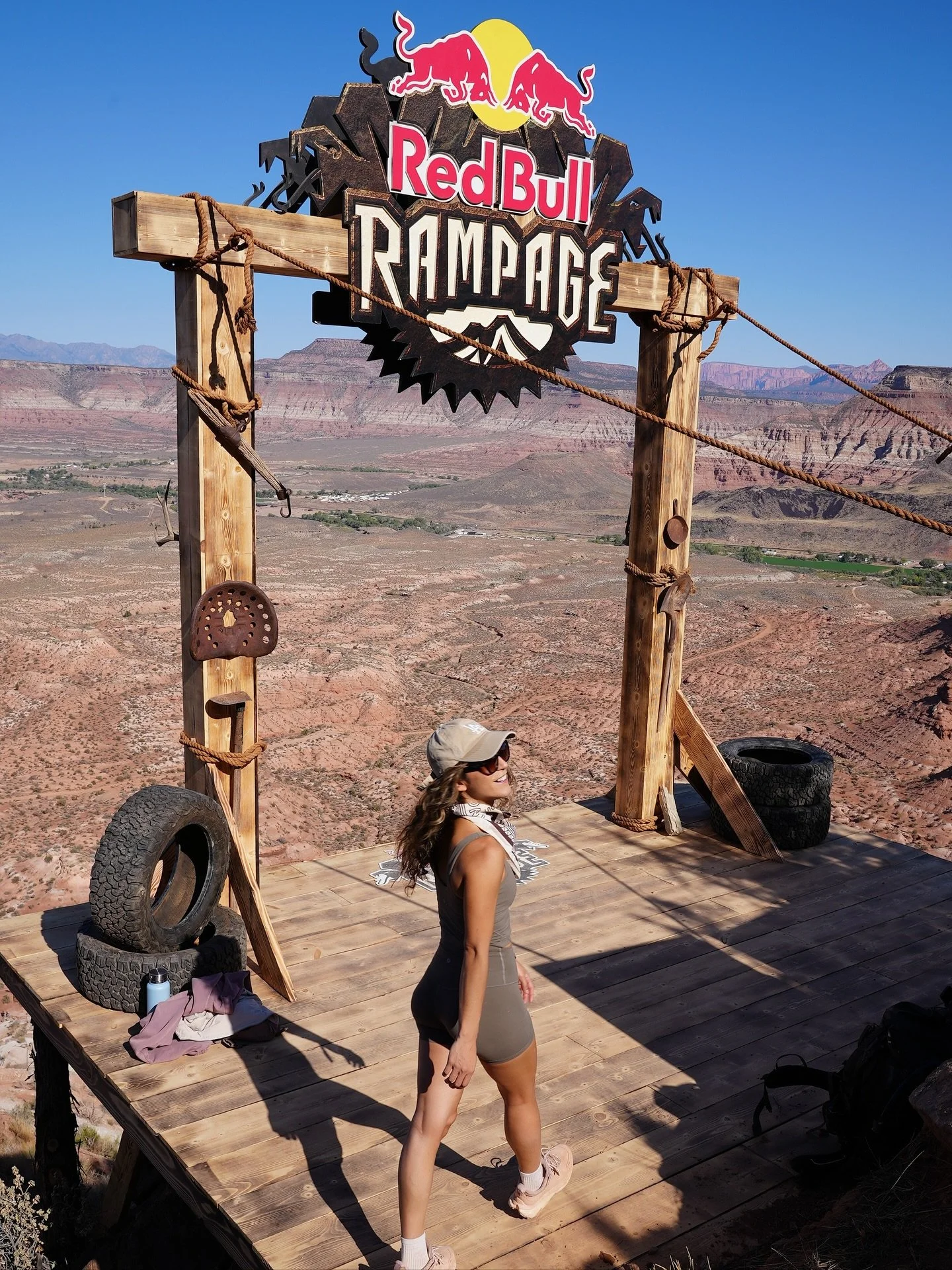 Capturing the historic first women's competition at Red Bull Rampage ❤️&zwj;🔥🎥🎬

Mountain biking is one of the craziest sports I've ever filmed, and if you aren't watching today's women's event on @redbull livestream you need to turn it on now!