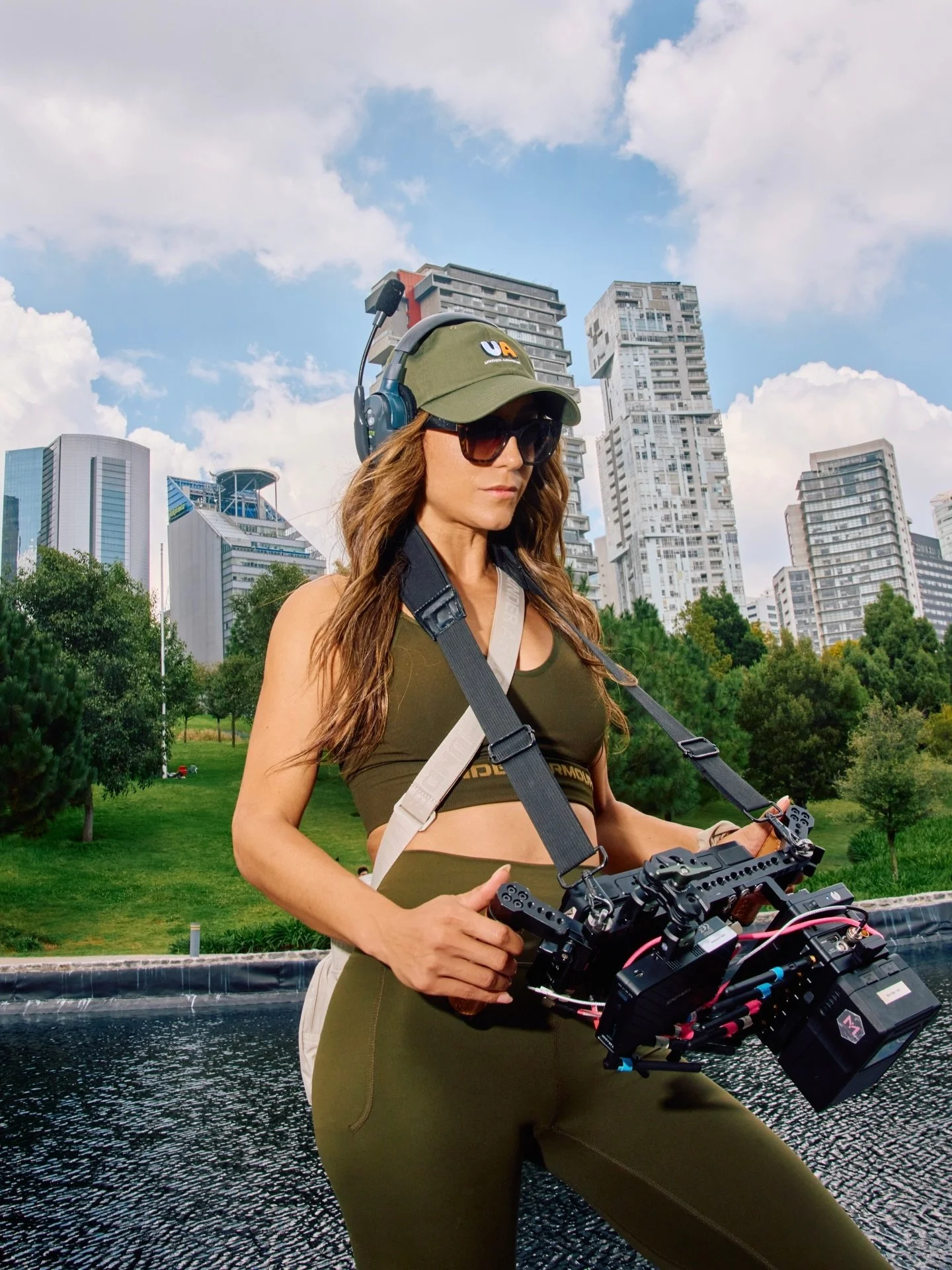 Behind the scenes with @dianaflres33 in Mexico and the states 🏈🎥🎬

As a Mexican-American director, creating a film with one of the most exciting and internationally known athletes from Mexico has been so meaningful to me 🫶🏽

📸: @quis_harper 

@