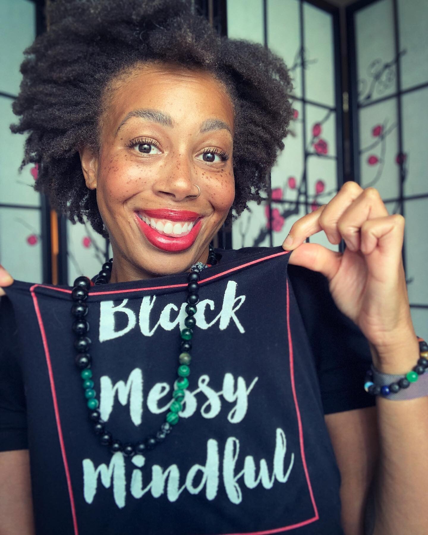 Happy Juneteenth! Here&rsquo;s a little #BlackJoy for your timeline on today ❤️🖤💚⁣⁣
⁣
I&rsquo;ve been up to a lot lately so here&rsquo;s a quick run down! ⁣⁣
⁣⁣
🖤I&rsquo;m participating in June&rsquo;s VVirtual @witch_walk Centering Black Witches 