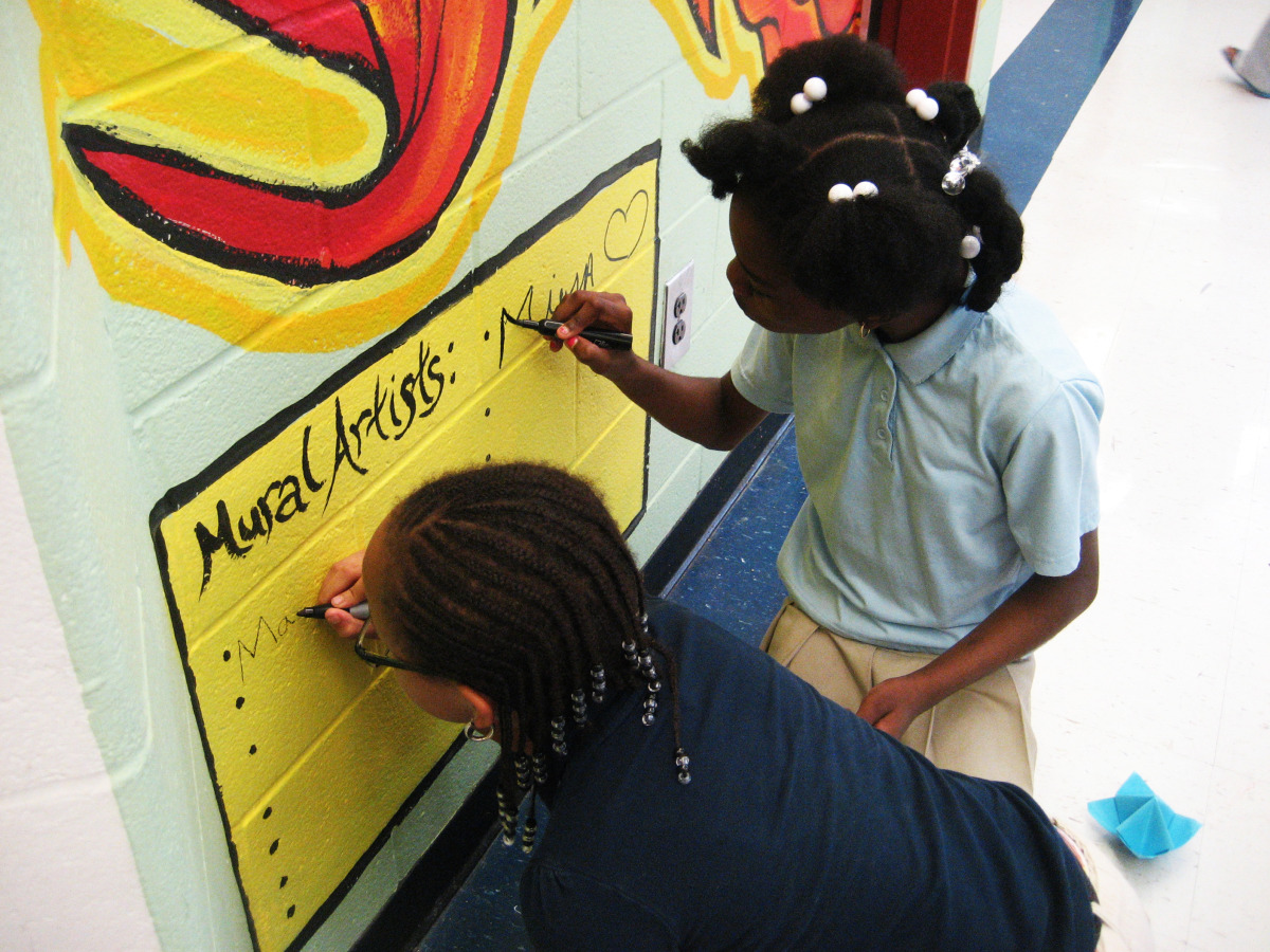 perkerson_elementary_students_work_with_tcp_resident_0403.jpg