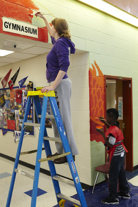 perkerson_elementary_students_work_with_tcp_resident_703.jpg