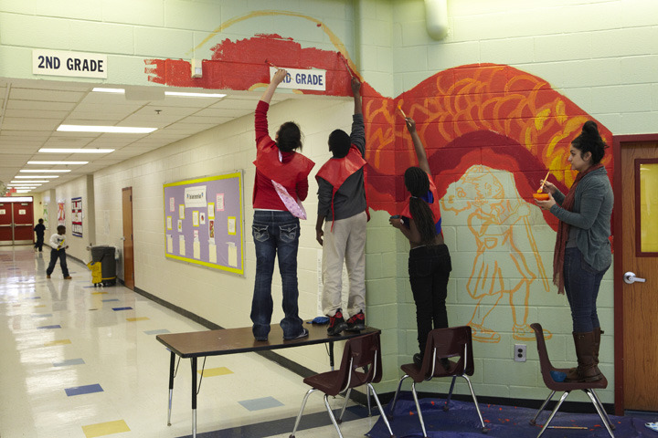 perkerson_elementary_students_work_with_tcp_resident_708.jpg