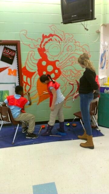 perkerson_elementary_students_work_with_tcp_resident_1501.jpg