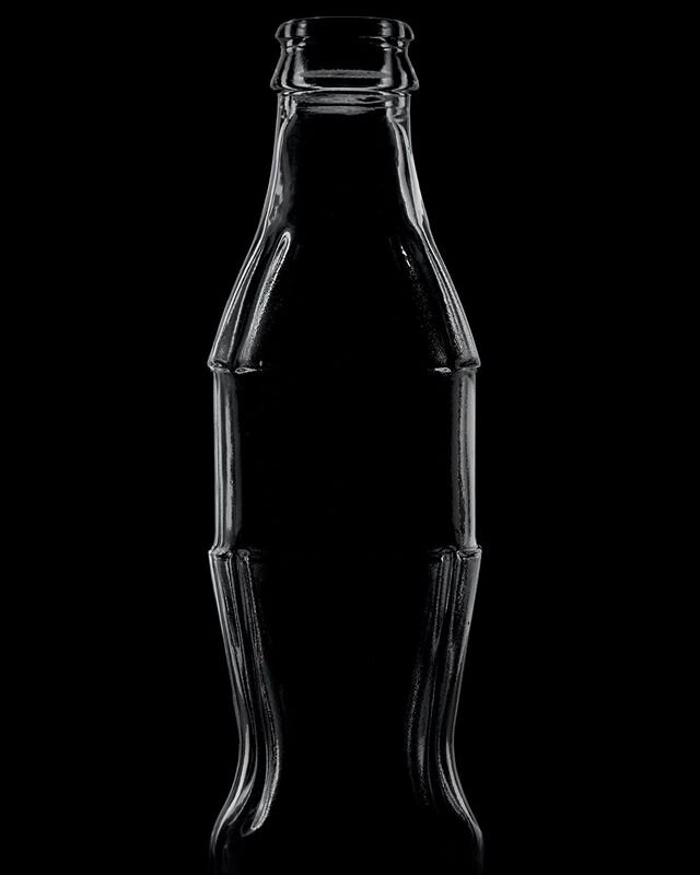 Shape Trademark and Industrial Design: the most iconic bottle - Do you recognize it? 
#cocacolabottle #trademark #iconicdesign #cocacola #IP #iplawyer #clovers #cloverlaw #lawfirm #milano