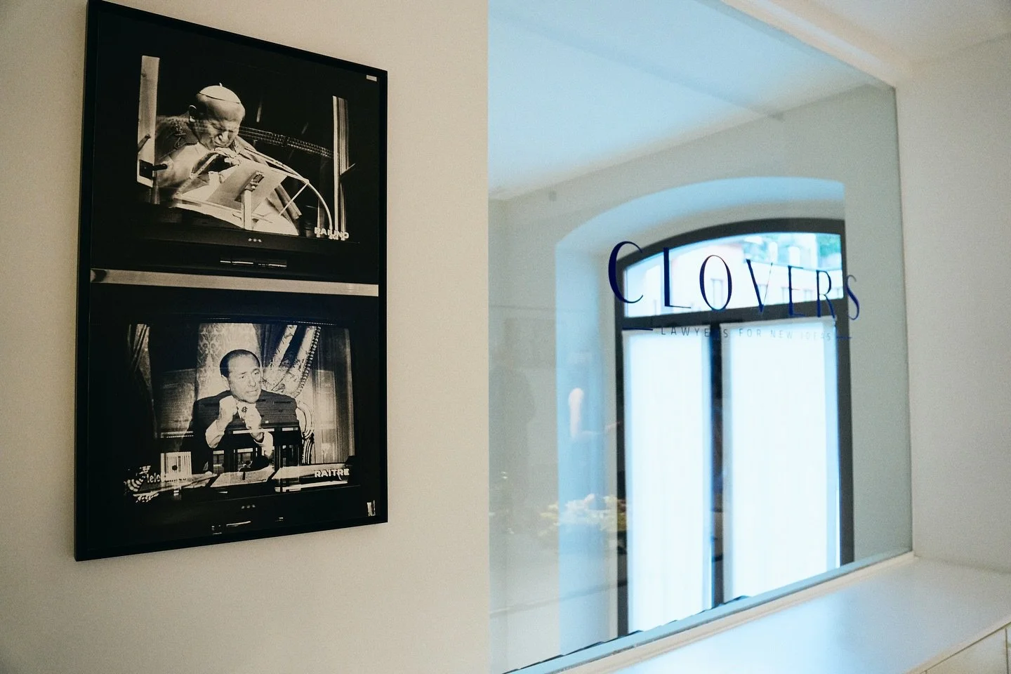 Last month, we hosted &lsquo;Photoshelter&rsquo; featuring &lsquo;Televisiva&rsquo; by @stefano_de_luigi and curated by @msavarese2004 

It was a night full of striking images, reflection and dialogue, exploring Italy&rsquo;s television culture in th