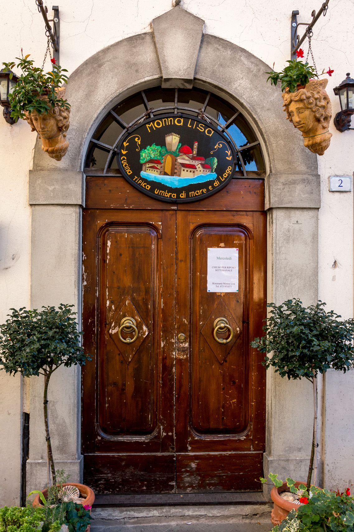 Doors of Castiglione del Lago, Umbria