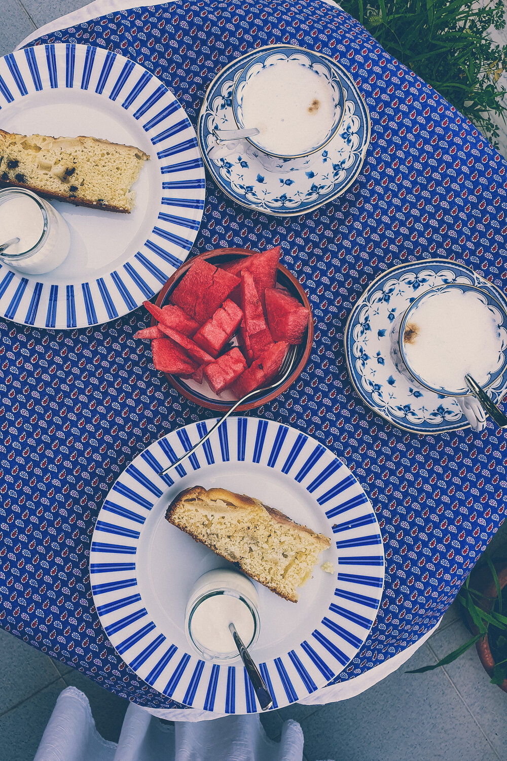 Al fresco breakfast