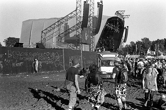 The Other Stage. STUNICGLAST027