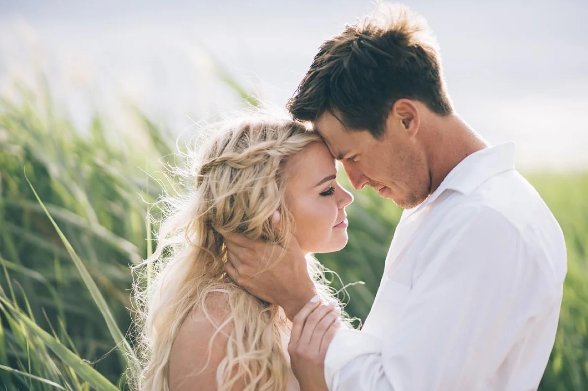 Alt-text: "wedding engagement photo by sam wilder"